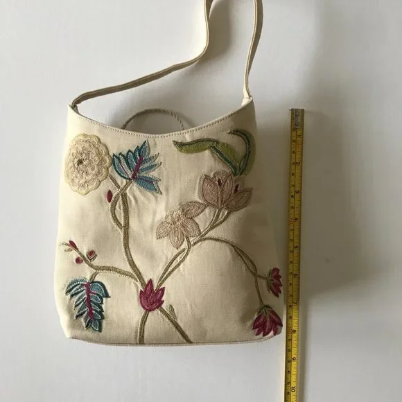 Special Occassion Beautiful Embroidered Handbag NWOT - Picture 8 of 11
